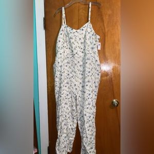 Old Navy Floral Jumpsuit, Size XXL, Color: White